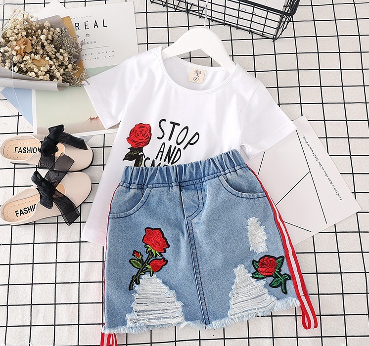 Conjunto de Camiseta y Falda Vaquera para Niña | Blanco | Tallas 100-140 cm | Ropa Moderna y Versátil para Diario | TiendasFR - Imagen 2