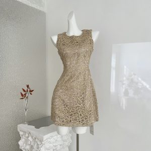 Vestido de Fiesta con Bordado 3D en Hilo Dorado | Midi Ajustado Elegante | Bodas y Eventos