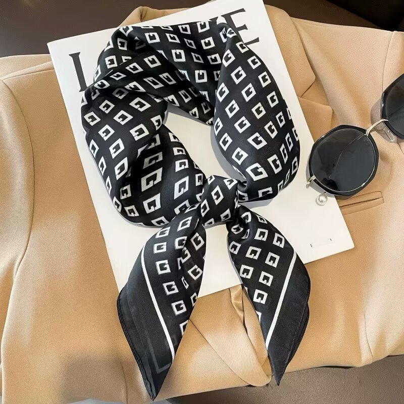 Pañuelo Cuadrado de Seda para Mujer | Accesorio Versátil para Cuello y Pelo | Regalo Ideal - Imagen 6